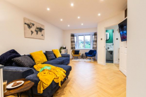 Charming Home in Bromsgrove - Perfect for Groups